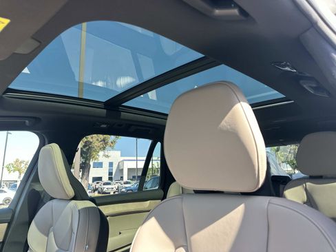 New 2026 Volvo XC90 B6 Plus image 25