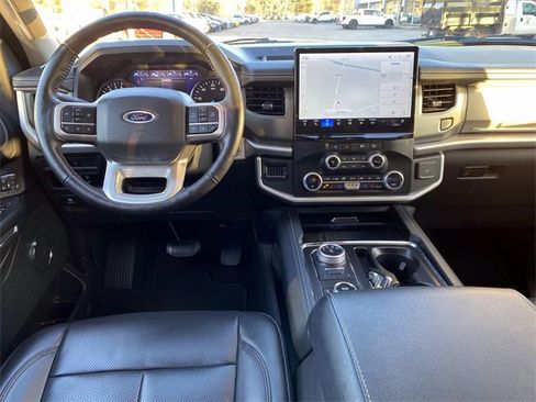 Used 2024 Ford Expedition XLT image 13