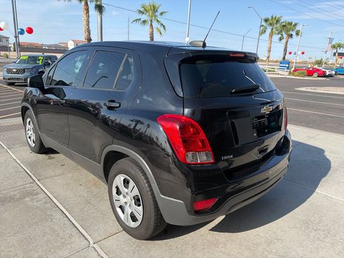 Used 2019 Chevrolet Trax LS w/ Tint and Cruise Package FWD image 3