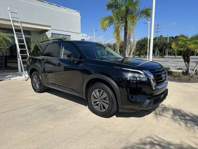 Used 2025 Nissan Pathfinder SV