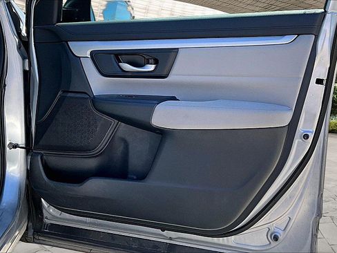 Used 2019 Honda CR-V LX image 17