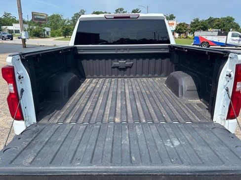 Used 2021 Chevrolet Silverado 1500 RST AWD/4WD image 15