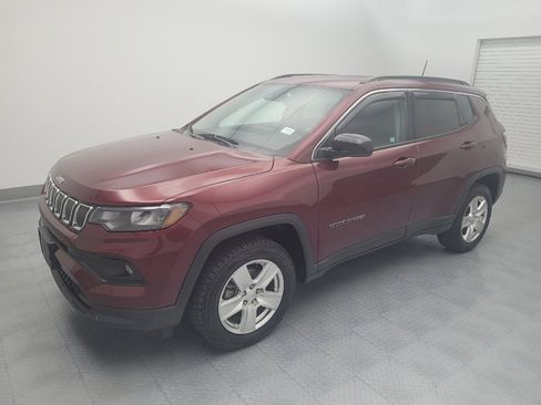 Used 2022 Jeep Compass Latitude AWD/4WD image 2