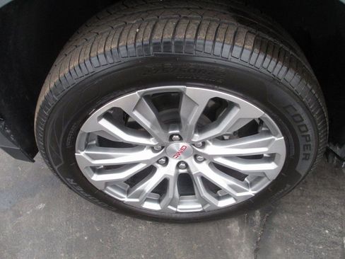 Used 2021 GMC Yukon Denali image 12