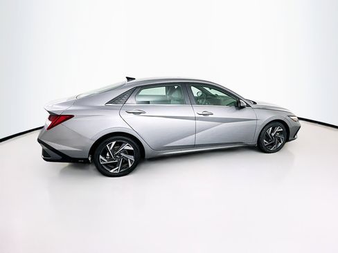 Used 2025 Hyundai Elantra SEL image 10