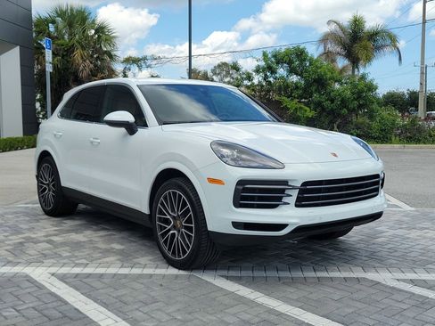 Used 2022 Porsche Cayenne AWD/4WD image 7