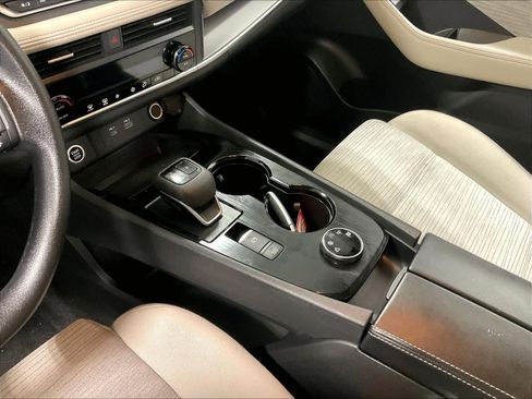 Used 2023 Nissan Rogue SV image 20