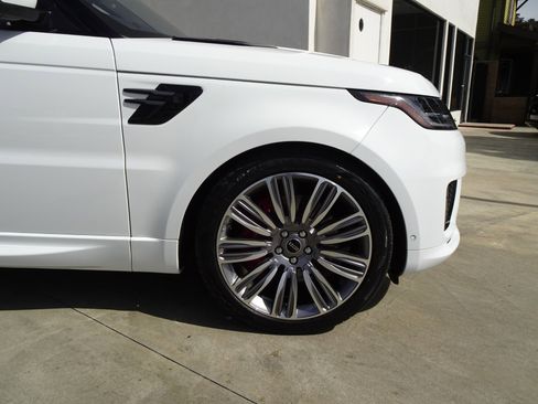 Used 2020 Land Rover Range Rover Sport HSE Dynamic image 9