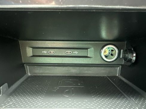 Used 2022 Volkswagen Tiguan SE FWD image 44