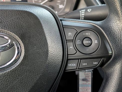 Used 2025 Toyota Corolla LE image 21
