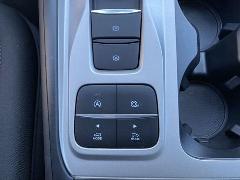 Used 2024 Ford Explorer XLT RWD image 23