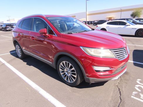 Used 2017 Lincoln MKC Reserve image 2