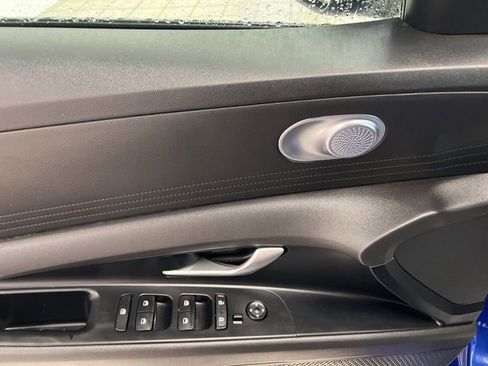 Used 2023 Hyundai Elantra SEL w/ Preferred Accessory Package image 19