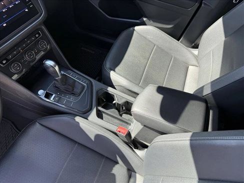 Used 2019 Volkswagen Tiguan SEL FWD image 13