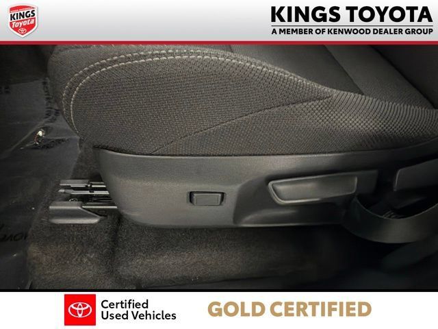Used 2025 Toyota 4Runner SR5 AWD/4WD image 18