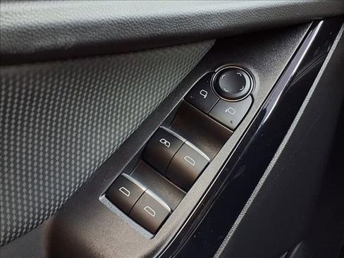 Used 2025 Chevrolet Equinox RS image 23