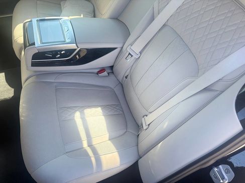 Used 2018 BMW 750i xDrive image 11