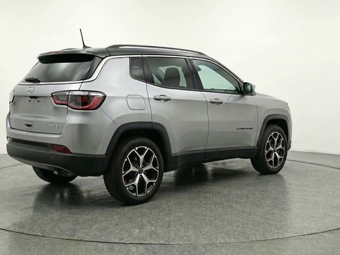 Used 2025 Jeep Compass Limited AWD/4WD image 9