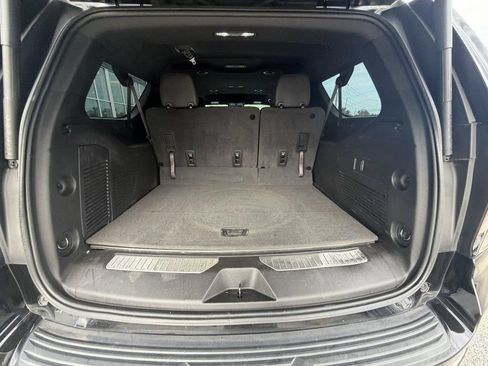 Used 2022 Chevrolet Suburban Z71 AWD/4WD image 16