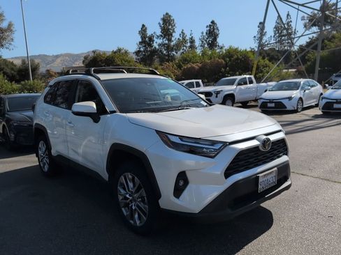 Certified 2022 Toyota RAV4 XLE Premium FWD image 3