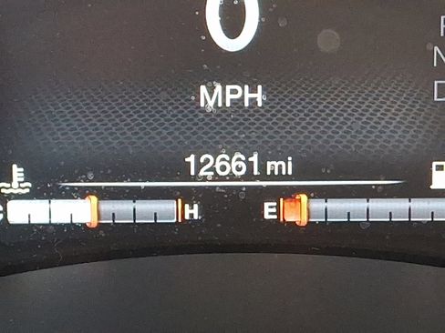 Certified 2022 Jeep Renegade Limited w/ Sun, Sound & Wheels Group image 23