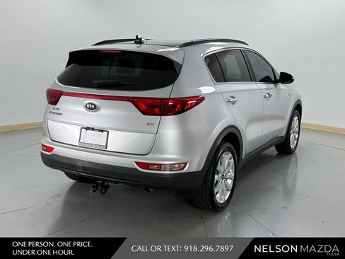 Used 2018 Kia Sportage EX w/ EX Premium Package AWD/4WD image 6