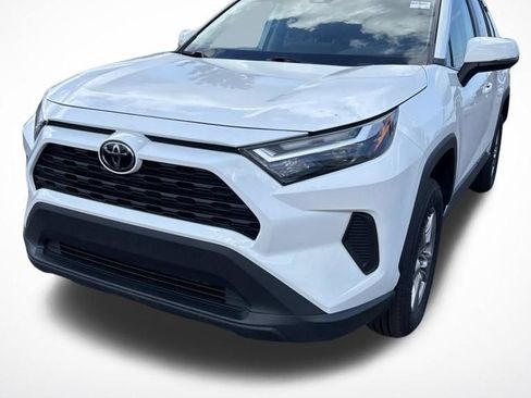 Used 2022 Toyota RAV4 XLE AWD/4WD image 1