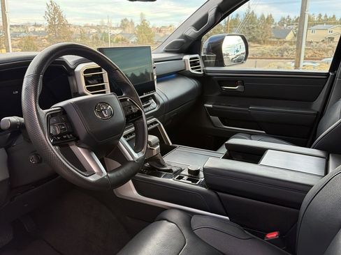 Used 2022 Toyota Tundra Platinum w/ Advanced Package image 10