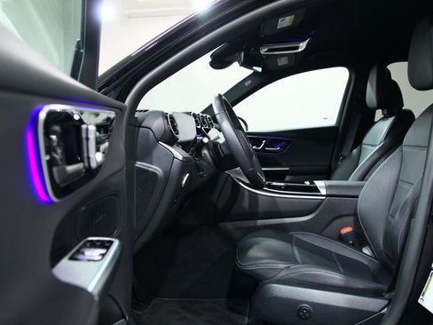 Certified 2025 Mercedes-Benz GLC 300 image 4