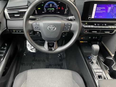 Used 2025 Toyota Camry LE FWD image 23