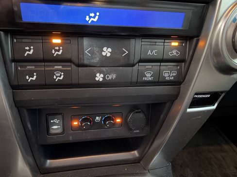 Used 2014 Toyota 4Runner Limited AWD/4WD image 39