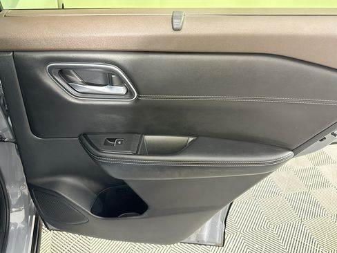 Used 2023 Nissan Rogue Platinum FWD image 26