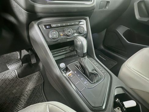 Used 2021 Volkswagen Tiguan SEL FWD image 23