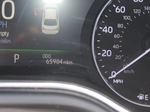 Used 2020 Toyota Avalon Limited image 20