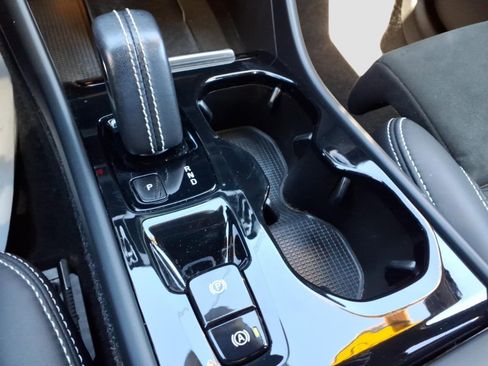 Used 2019 Volvo XC40 T5 R-Design image 20