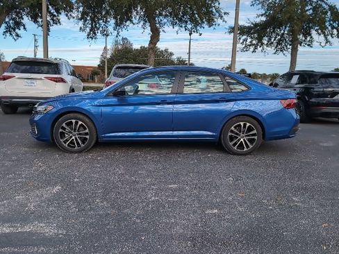 Used 2022 Volkswagen Jetta Sport image 3