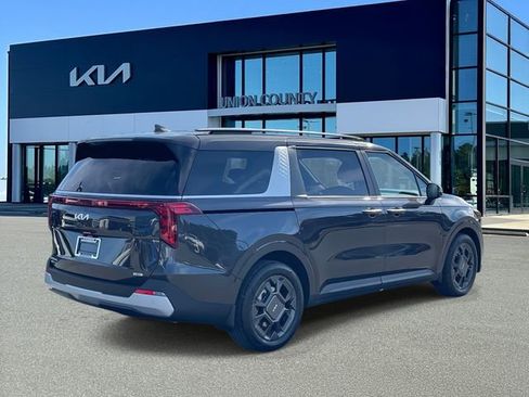 New 2026 Kia Carnival EX FWD image 6