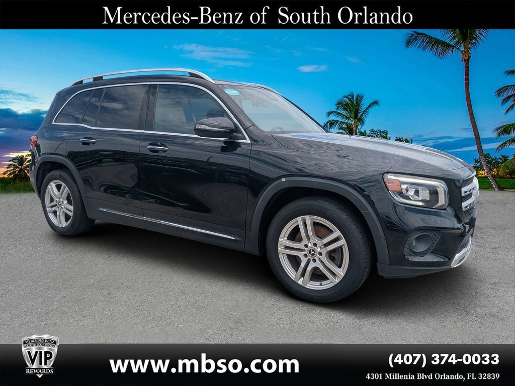 Used 2022 Mercedes-Benz GLB 250 4MATIC w/ Premium Package Lite image 1