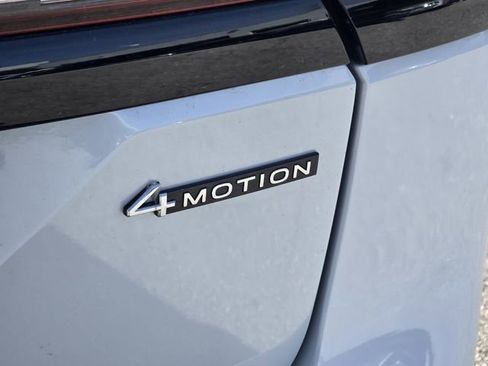 Used 2024 Volkswagen Atlas Peak Edition SEL AWD/4WD image 9