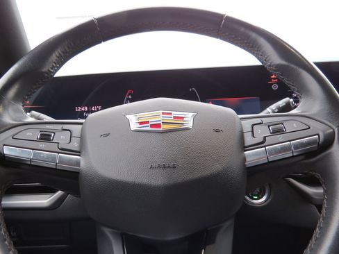 Used 2024 Cadillac XT4 Premium Luxury image 20