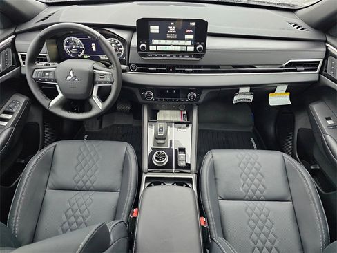 Used 2025 Mitsubishi Outlander SEL Black Edition image 12