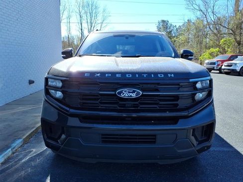 Used 2025 Ford Expedition Active image 2