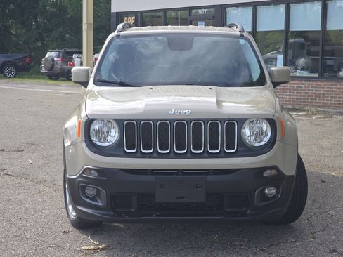 Used 2015 Jeep Renegade Latitude FWD image 2