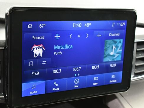Used 2022 Ford Explorer XLT w/ Equipment Group 202A AWD/4WD image 29