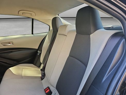 Used 2021 Toyota Corolla LE FWD image 39