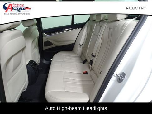 Used 2021 BMW 540i w/ Premium Package image 13