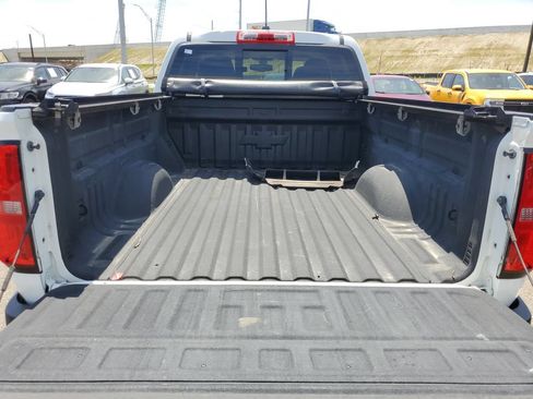 Used 2018 Chevrolet Colorado LT w/ Redline Special Edition AWD/4WD image 8