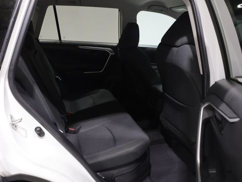 Used 2019 Toyota RAV4 LE w/ Carpet Mat Package AWD/4WD image 20
