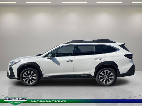 Used 2023 Subaru Outback Touring AWD/4WD image 5