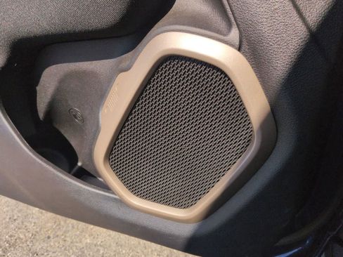 Used 2017 Jeep Renegade Latitude image 24